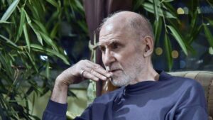 چریک پشیمان علیه عزت ایرانی