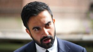 میان گفتن و عمل کردن، فرسنگ‌ها فاصله است.